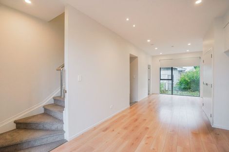 Photo of property in 2/14 Ayr Road, Pakuranga, Auckland, 2010
