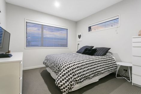 Photo of property in 9 Huntington Park Drive, Greenhithe, Auckland, 0632