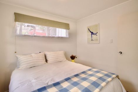 Photo of property in 130 Canongate Street, Birkdale, Auckland, 0626