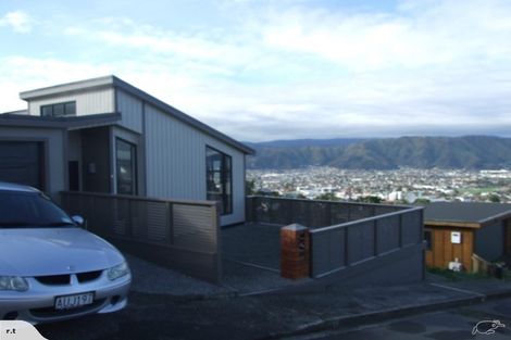 Photo of property in 11 Eastview Grove, Normandale, Lower Hutt, 5010