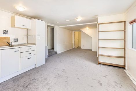 Photo of property in 31 Covil Avenue, Te Atatu South, Auckland, 0610