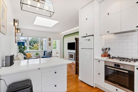 Photo of property in 3/64 Victoria Road, Devonport, Auckland, 0624
