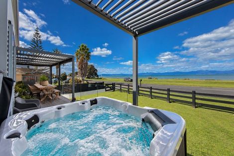 Photo of property in 989 East Coast Road, Kaiaua, Miranda, 2473
