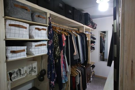 Photo of property in 13 York Crescent, Westown, New Plymouth, 4310