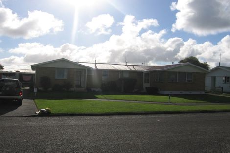 Photo of property in 10 Halswell Crescent, Westbrook, Palmerston North, 4412