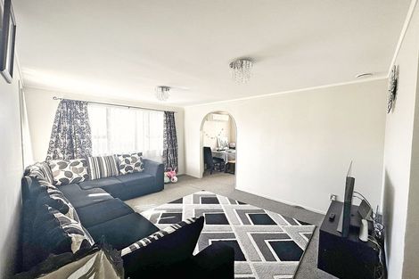 Photo of property in 18 Funnell Place, Manurewa, Auckland, 2102