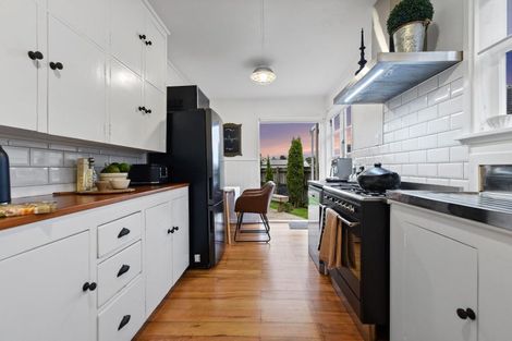 Photo of property in 105 Fairfield Road, Fairfield, Hamilton, 3214