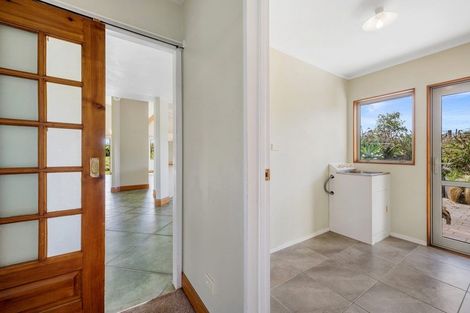 Photo of property in 10 Merewhira Road, Paremoremo, Albany, 0793