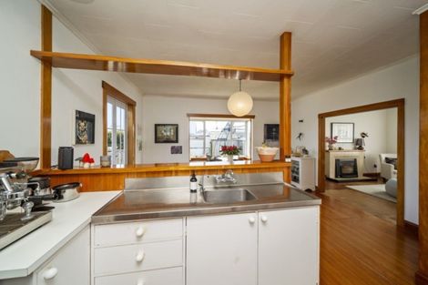 Photo of property in 20 Cameron Street, New Plymouth, 4310