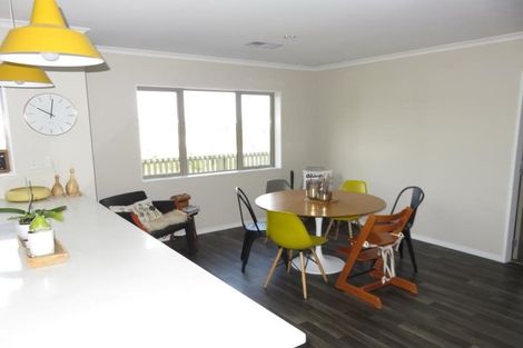 Photo of property in 30b Havana Rise, Grenada Village, Wellington, 6037