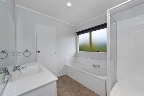 Photo of property in 6 Cromwell Drive, Fitzroy, Hamilton, 3206