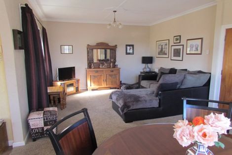 Photo of property in 42 Mary Street, Winton, 9720