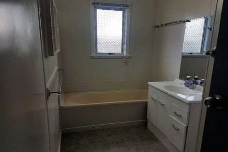 Photo of property in 69 Govett Avenue, Frankleigh Park, New Plymouth, 4310