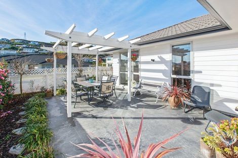 Photo of property in 7 Banks Boulevard, Whitby, Porirua, 5024