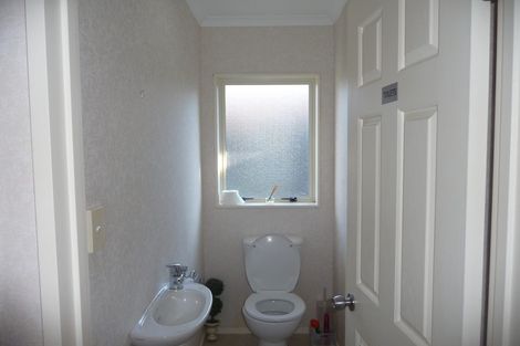 Photo of property in 4 Ballyroney Place, East Tamaki, Auckland, 2013