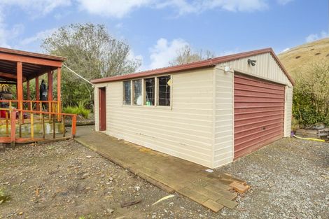 Photo of property in 872 Pourerere Road, Omakere, Waipawa, 4271