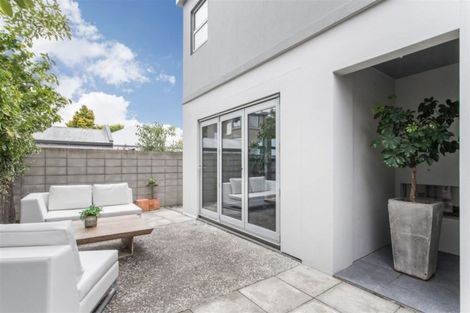 Photo of property in 43 Winchester Street, Merivale, Christchurch, 8014