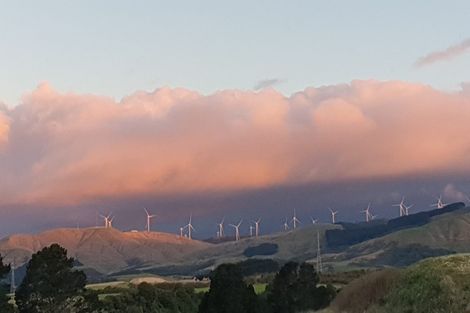 Photo of property in 118 Johnstone Drive, Fitzherbert, Palmerston North, 4410