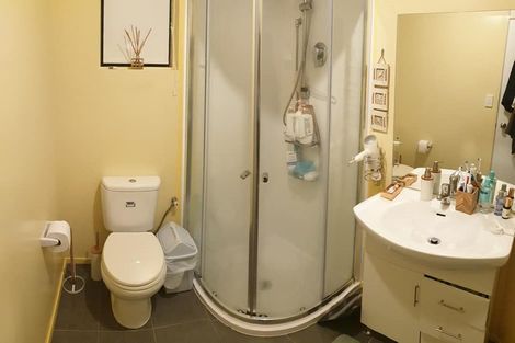 Photo of property in 9 Walnut Lane, Browns Bay, Auckland, 0630