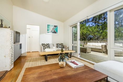 Photo of property in 1/16a Bardia Street, Belmont, Auckland, 0622