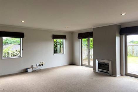 Photo of property in 4 Montrose Place, Highlands Park, New Plymouth, 4312