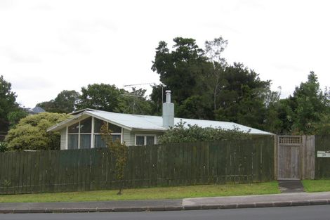 Photo of property in 145 Beach Haven Road, Beach Haven, Auckland, 0626
