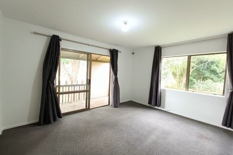 Photo of property in 14 Palmetto Place, Goodwood Heights, Auckland, 2105