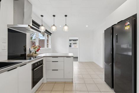 Photo of property in 222 Great South Road, Huntly, 3700