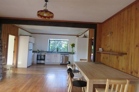 Photo of property in 397 Motutara Road, Muriwai, 0881
