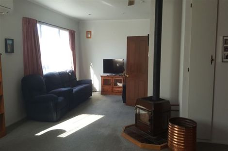Photo of property in 90 Rhodes Street, Waimate, 7924