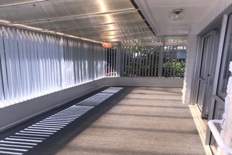 Photo of property in 1/72 Royal Park Drive, Parklands, Christchurch, 8083