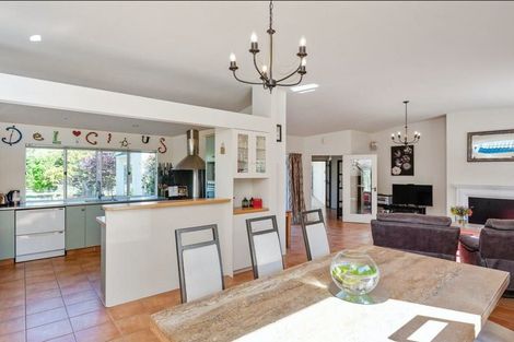 Photo of property in 75 Makora Road, Otaihanga, Paraparaumu, 5036