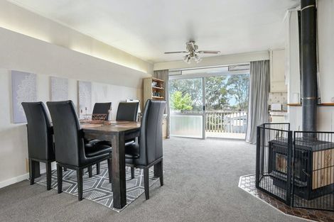 Photo of property in 37 Beaubank Road, Kelston, Auckland, 0602