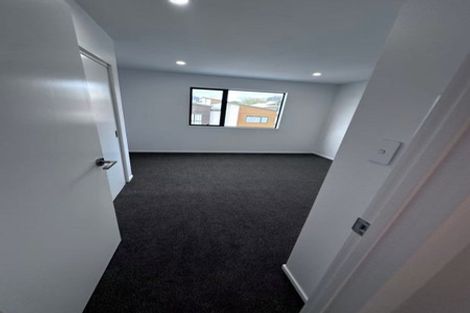 Photo of property in 14 Raupeti Lane, Henderson, Auckland, 0612