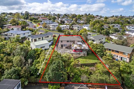 Photo of property in 24 Deverell Place, Northcross, Auckland, 0632