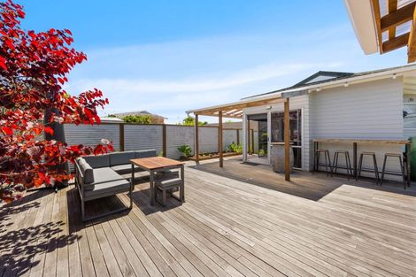 Photo of property in 5 Harford Place, Pakuranga Heights, Auckland, 2010