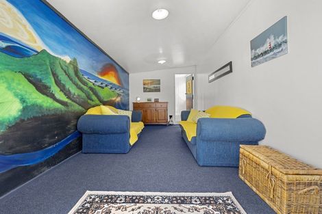 Photo of property in 22 Wallis Street, Raglan, 3225