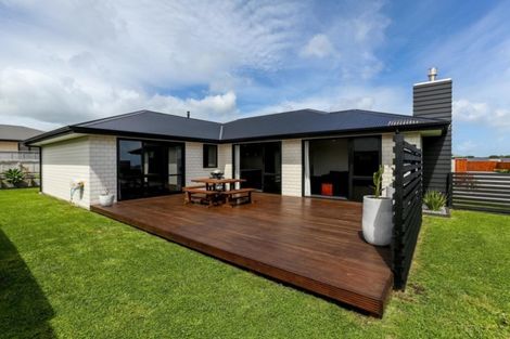 Photo of property in 3 Roy Johns Way, Bell Block, New Plymouth, 4312