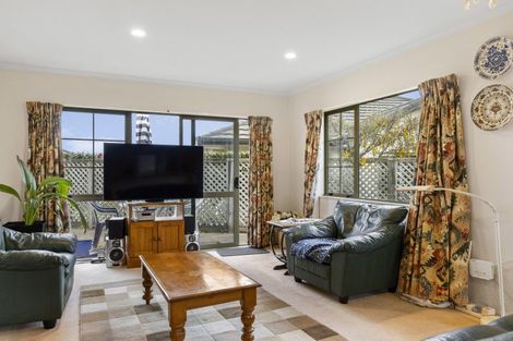Photo of property in 31 Lakeridge Close, Rangatira Park, Taupo, 3330