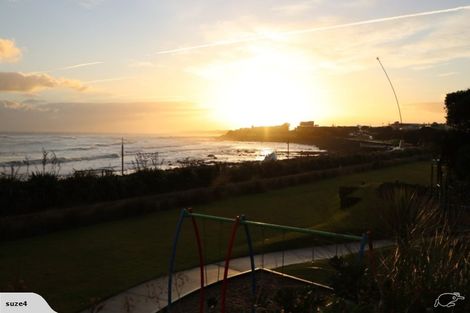 Photo of property in Devonport Apartments, 38/127 Saint Aubyn Street, New Plymouth, 4310