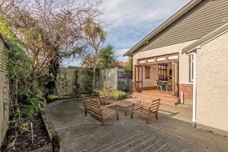 Photo of property in 33 Knowles Street, Terrace End, Palmerston North, 4410