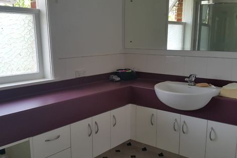 Photo of property in 3 Lewis Road, Pakuranga, Auckland, 2010