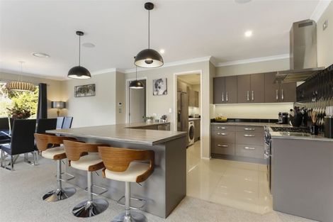 Photo of property in 21 Kahika Grove, Huapai, Kumeu, 0810