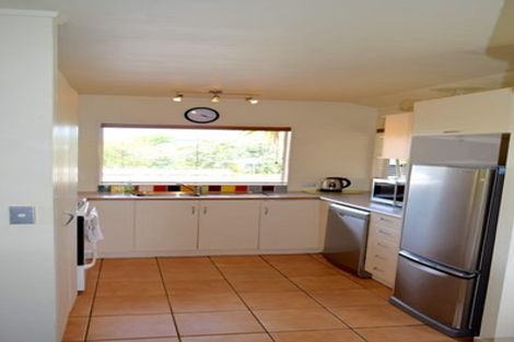 Photo of property in 2/45 Charlotte Street, Stanmore Bay, Whangaparaoa, 0932