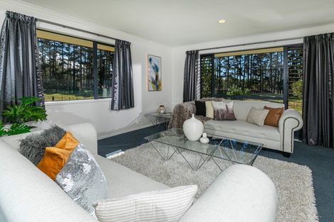 Photo of property in 16 Kennedy Road, Dairy Flat, Albany, 0792