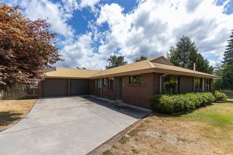 Photo of property in 144 Beacon Point Road, Wanaka, 9305