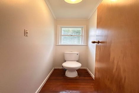 Photo of property in 21 Shanaway Rise, Hillcrest, Auckland, 0627