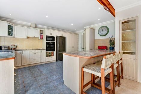 Photo of property in 6 Chenery Road, Red Beach, 0932