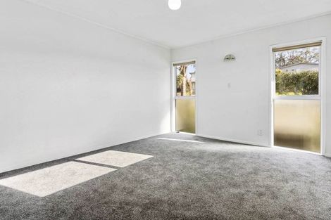 Photo of property in 19 Ravenwood Drive, Forrest Hill, Auckland, 0620