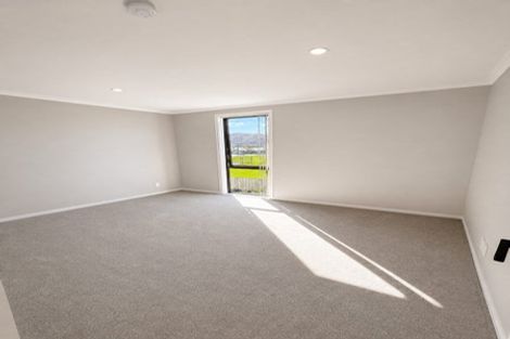 Photo of property in 9e Hinau Grove, Wainuiomata, Lower Hutt, 5014